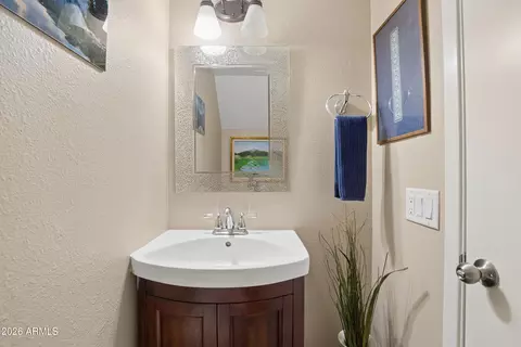 Bath - 4820 E Winston Dr #3, Phoenix, AZ 85044 photo 1 of 3