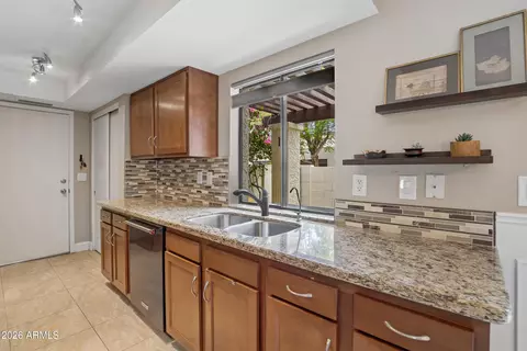 Kitchen - 4820 E Winston Dr #3, Phoenix, AZ 85044 photo 4 of 5