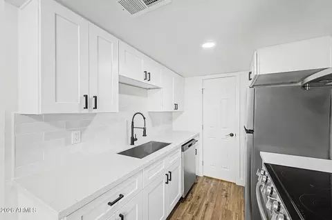 Kitchen - 1212 E Lawrence Ln, Phoenix, AZ 85020 photo 3 of 3