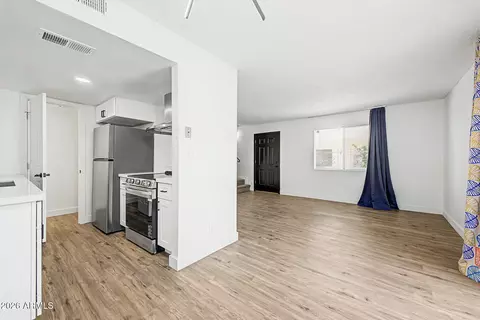 Living - 1212 E Lawrence Ln, Phoenix, AZ 85020 photo 4 of 4