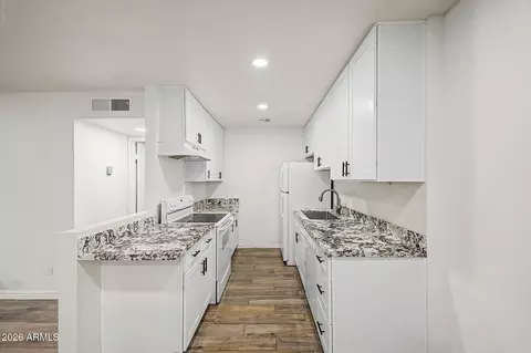 5525 E Thomas Rd #M23, Phoenix, AZ 85018 photo 9