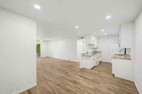 5525 E Thomas Rd #M23, Phoenix, AZ 85018 photo 7