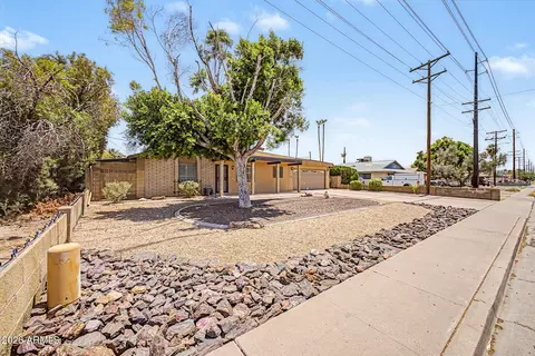 Exterior - 7613 N 39th Ave, Phoenix, AZ 85051 photo 4 of 8