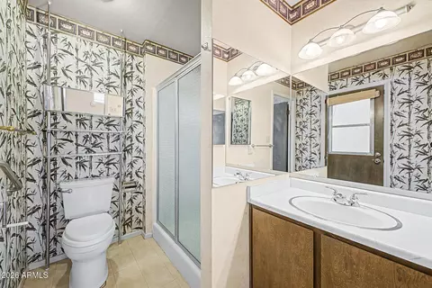 Bath - 7613 N 39th Ave, Phoenix, AZ 85051 photo 1 of 2