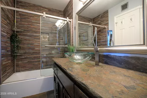 Bath - 3836 N 30th St, Phoenix, AZ 85016 photo 3 of 3