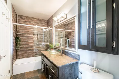 Bath - 3836 N 30th St, Phoenix, AZ 85016 photo 2 of 3