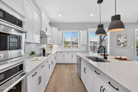 Kitchen - 992 E Parkview Dr, Gilbert, AZ 85295 photo 1 of 5