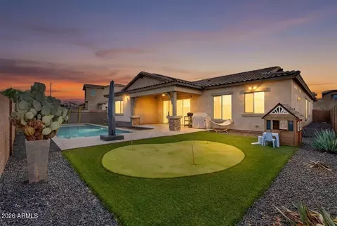 Exterior - 992 E Parkview Dr, Gilbert, AZ 85295 photo 2 of 8