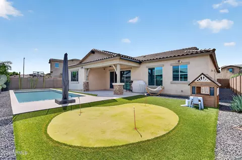 Exterior - 992 E Parkview Dr, Gilbert, AZ 85295 photo 5 of 8