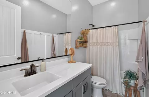 Bath - 992 E Parkview Dr, Gilbert, AZ 85295 photo 4 of 5
