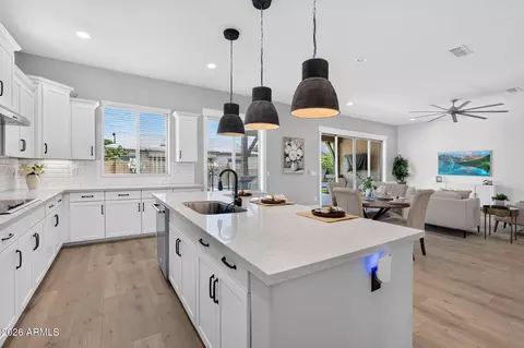 Kitchen - 992 E Parkview Dr, Gilbert, AZ 85295 photo 3 of 5