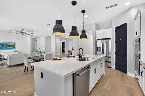 Kitchen - 992 E Parkview Dr, Gilbert, AZ 85295 photo 5 of 5