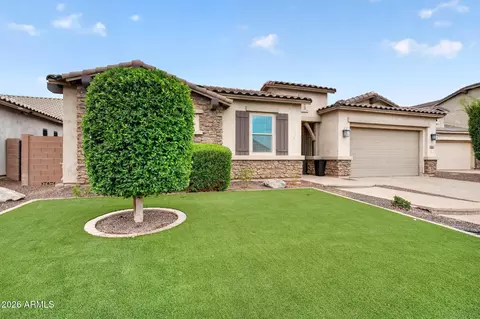 Exterior - 992 E Parkview Dr, Gilbert, AZ 85295 photo 3 of 8