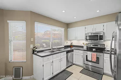 Kitchen - 4337 E Windmere Dr, Phoenix, AZ 85048 photo 4 of 4