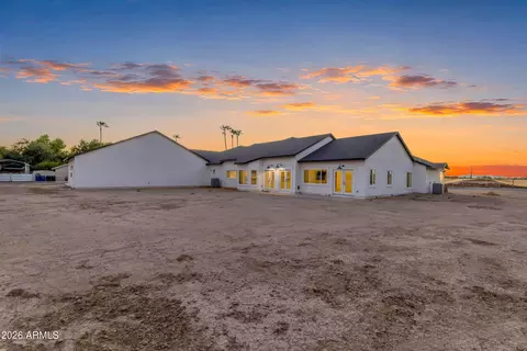 Exterior - 2265 E Bonanza Rd, Gilbert, AZ 85297 photo 4 of 5