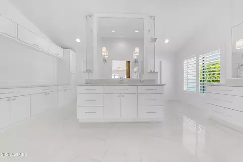 Bath - 2265 E Bonanza Rd, Gilbert, AZ 85297 photo 5 of 12
