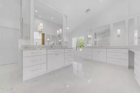 Bath - 2265 E Bonanza Rd, Gilbert, AZ 85297 photo 3 of 12
