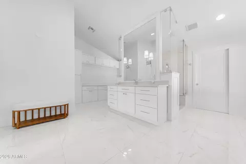 Bath - 2265 E Bonanza Rd, Gilbert, AZ 85297 photo 6 of 12