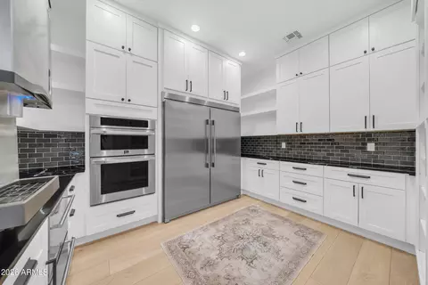 Kitchen - 2265 E Bonanza Rd, Gilbert, AZ 85297 photo 4 of 4