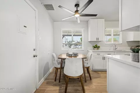 Dining - 3227 W Montecito Ave, Phoenix, AZ 85017 photo 1 of 1