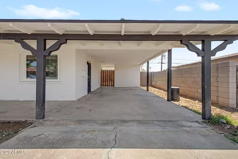 Exterior - 3227 W Montecito Ave, Phoenix, AZ 85017 photo 2 of 4