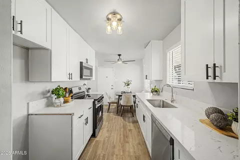 Kitchen - 3227 W Montecito Ave, Phoenix, AZ 85017 photo 1 of 3