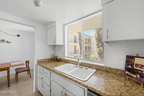 Kitchen - 4727 E Lafayette Blvd #208, Phoenix, AZ 85018 photo 3 of 4