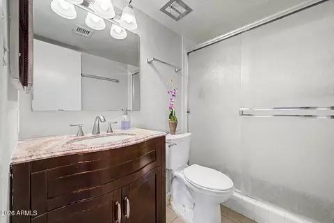 Bath - 4727 E Lafayette Blvd #208, Phoenix, AZ 85018 photo 1 of 4