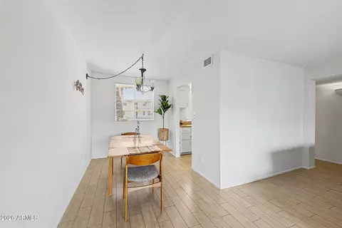 Dining - 4727 E Lafayette Blvd #208, Phoenix, AZ 85018 photo 1 of 2