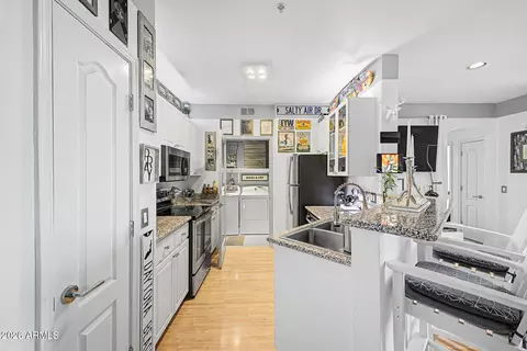 Kitchen - 1701 E Colter St #343, Phoenix, AZ 85016 photo 2 of 4