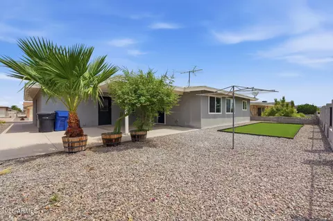 Exterior - 4039 E Catalina Cir, Mesa, AZ 85206 photo 7 of 9
