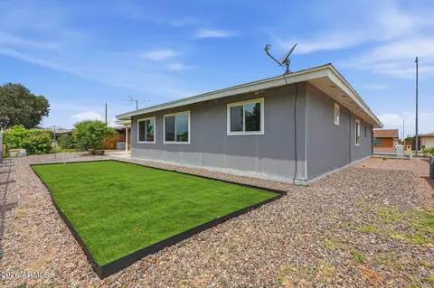 Exterior - 4039 E Catalina Cir, Mesa, AZ 85206 photo 8 of 9