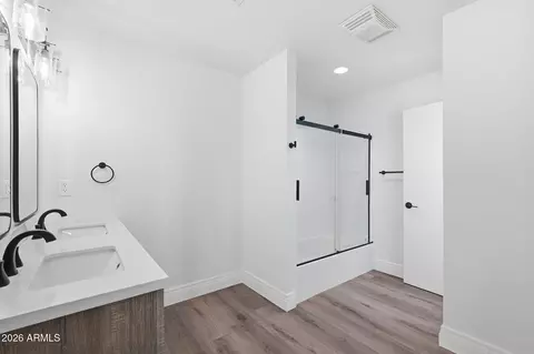 Bath - 4039 E Catalina Cir, Mesa, AZ 85206 photo 1 of 4