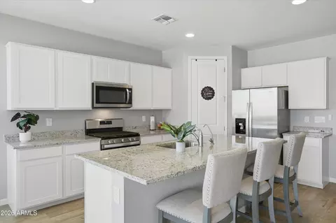 Kitchen - 11522 E Ulysses Ave, Mesa, AZ 85212 photo 4 of 4
