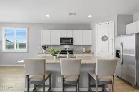 Kitchen - 11522 E Ulysses Ave, Mesa, AZ 85212 photo 3 of 4