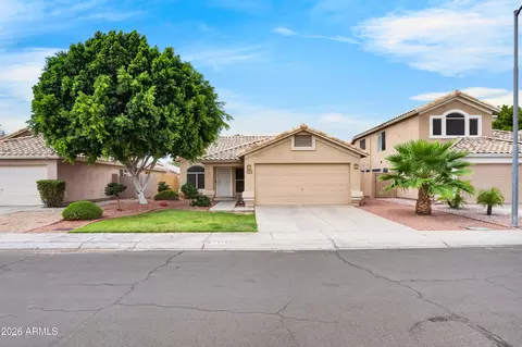 7439 W Louise Dr, Glendale, AZ 85310