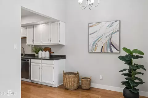 Entry Way - 3102 E Clarendon Ave #206, Phoenix, AZ 85016 photo 1 of 1