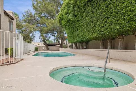 Exterior - 3102 E Clarendon Ave #206, Phoenix, AZ 85016 photo 2 of 4