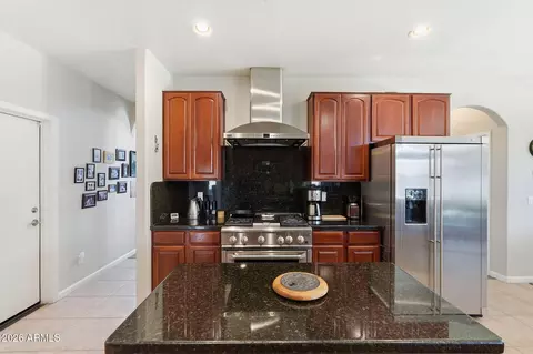Kitchen - 3644 E Del Rio St, Gilbert, AZ 85295 photo 5 of 6
