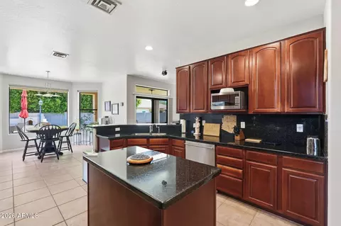 Kitchen - 3644 E Del Rio St, Gilbert, AZ 85295 photo 4 of 6