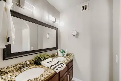 Bath - 19432 N 3rd Ave, Phoenix, AZ 85027 photo 1 of 3