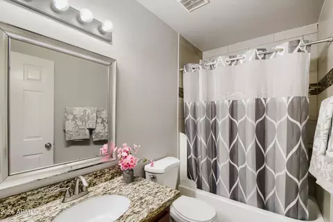 Bath - 19432 N 3rd Ave, Phoenix, AZ 85027 photo 3 of 3