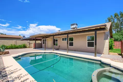 Exterior - 19432 N 3rd Ave, Phoenix, AZ 85027 photo 5 of 8