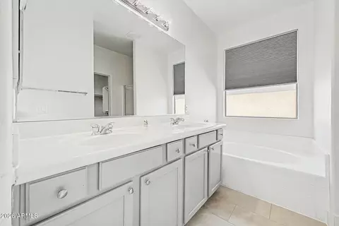 Bath - 3859 E Fairview St, Gilbert, AZ 85295 photo 2 of 3
