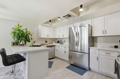 Kitchen - 4205 E Ludlow Dr, Phoenix, AZ 85032 photo 1 of 6