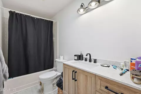 Bath - 4205 E Ludlow Dr, Phoenix, AZ 85032 photo 1 of 3