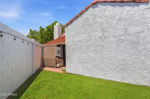Exterior - 4205 E Ludlow Dr, Phoenix, AZ 85032 photo 3 of 4