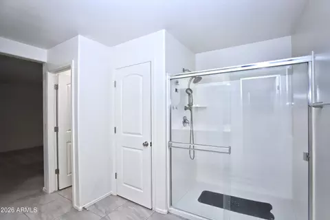 Bath - 36 E Constitution Dr, Gilbert, AZ 85296 photo 2 of 4