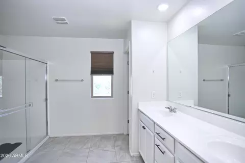 Bath - 36 E Constitution Dr, Gilbert, AZ 85296 photo 4 of 4