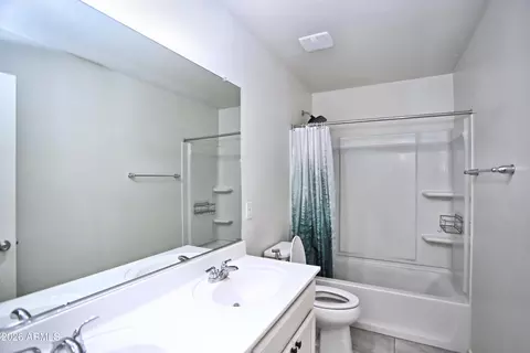 Bath - 36 E Constitution Dr, Gilbert, AZ 85296 photo 1 of 4
